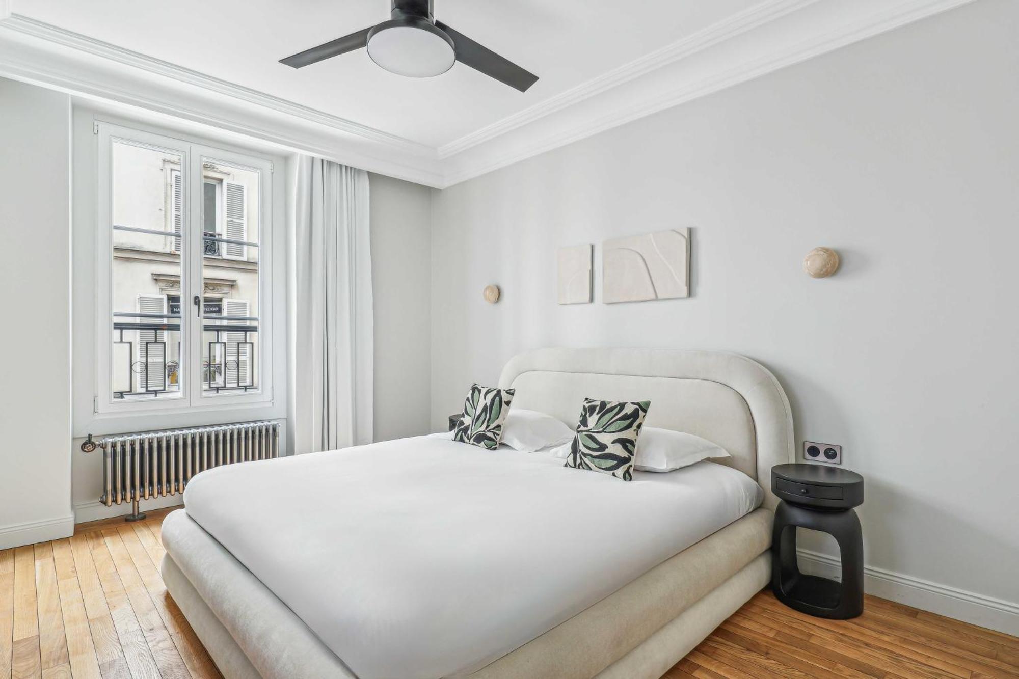 Magnificent Flat - 2br-6p - Champs Elysees Apartment